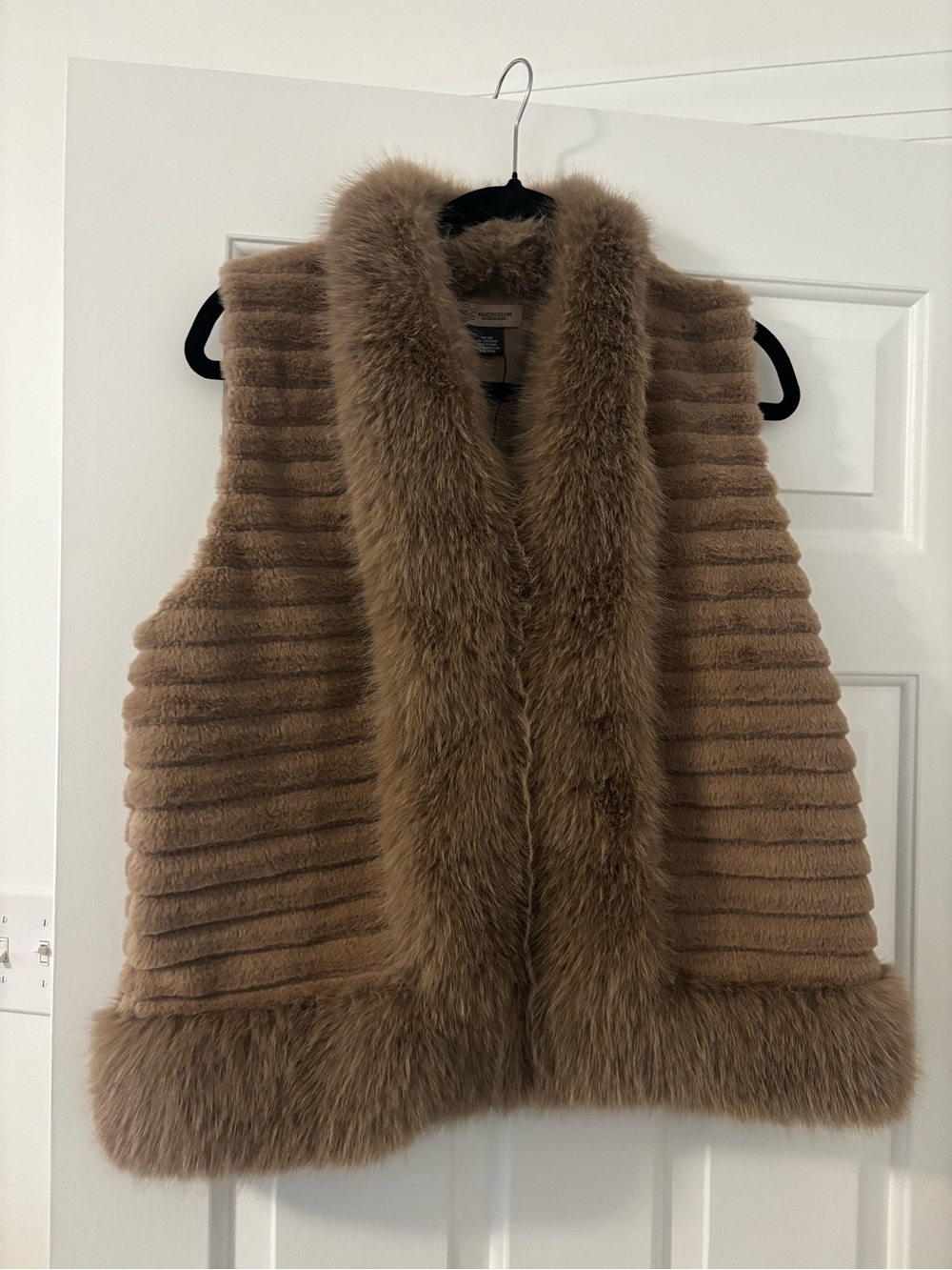 Luxury Faux Fur Ribbed Vest - Taupe